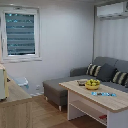 Mobil Bela * Biograd Na Moru