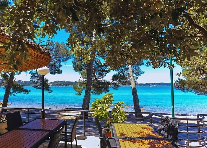 Mobil Bela Kemping Biograd Na Moru